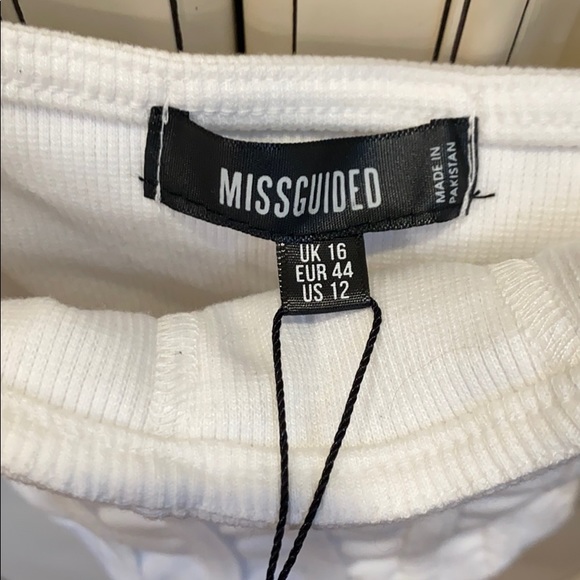 Misguided Structured Ribbed corset top - Picture 2 of 3